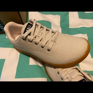 No Bull Trainer Sneakers, Women’s Size 8.5